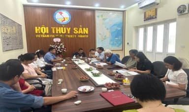 Leaders of the Vietnam Fisheries Society congratulated Vietnam Fisheries Magazine on the occasion of the 100th Anniversary of the Vietnam Revolutionary Press Day.