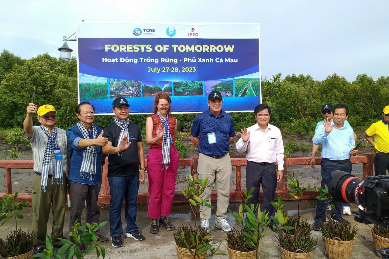 Hợp tác tổ chức Ngày hội Cua Cà Mau 2025 và Festival Tôm Cà Mau 2026